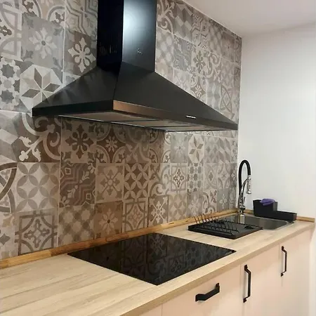 Apartment M5 Cool Terrace. Metro 1 Min. Center 15' By Metro Esplugues de Llobregat