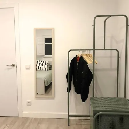 Apartment M5 Cool Terrace. Metro 1 Min. Center 15' By Metro