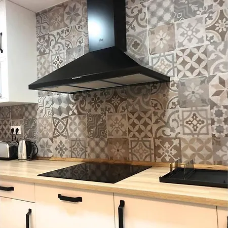 M5 Cool Terrace. Metro 1 Min. Center 15' By Metro Apartment *